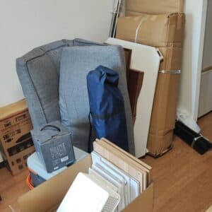 明石市で不用品回収（ソファー・テーブル・キャンプ用品・ビデオ・物干し竿・家具・小家電）を回収致しました