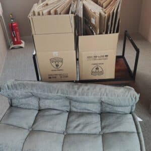神戸市で不用品（ソファー・机・段ボール）回収致しました