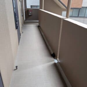 大分市で女性スタッフ不用品片付け作業