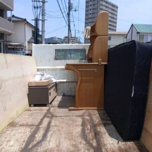 山口市で家の片付け中に重たい学習机処分