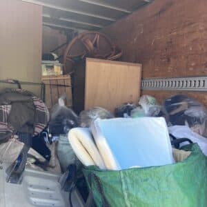 北九州市の集合住宅で衣類や不用品を回収( ̄︶ ̄)↗